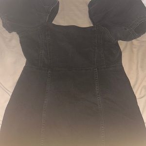 H&M black denim dress, puffy shoulder sleeves, never worn, size M